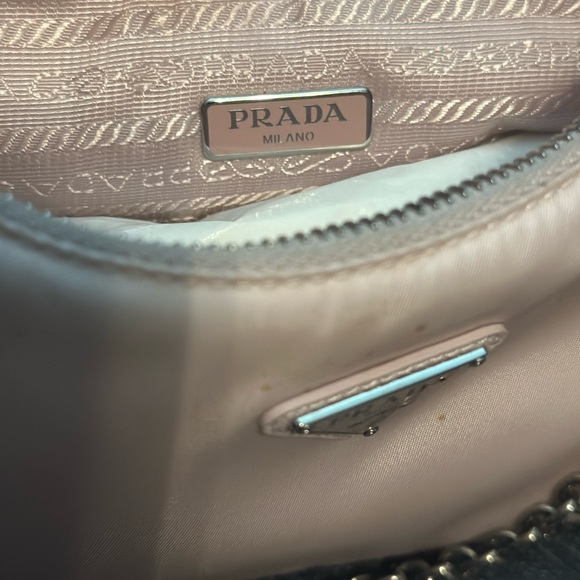 NEW Prada Re-Edition 2005 Re-Nylon bag LIMITED EDITION COLOR! - Picture 5 of 9